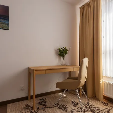 Glow - Letnicka, Plaza & Parking Апартаменты