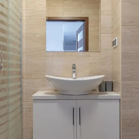 Glow - Letnicka, Plaza & Parking Apartamento